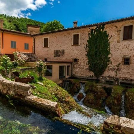 Casa Vacanze Fonte Del Menotre Foligno Exteriér fotografie