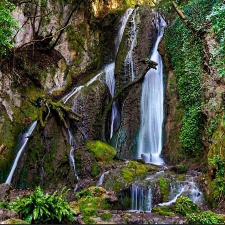 Casa Vacanze Fonte Del Menotre Foligno Exteriér fotografie
